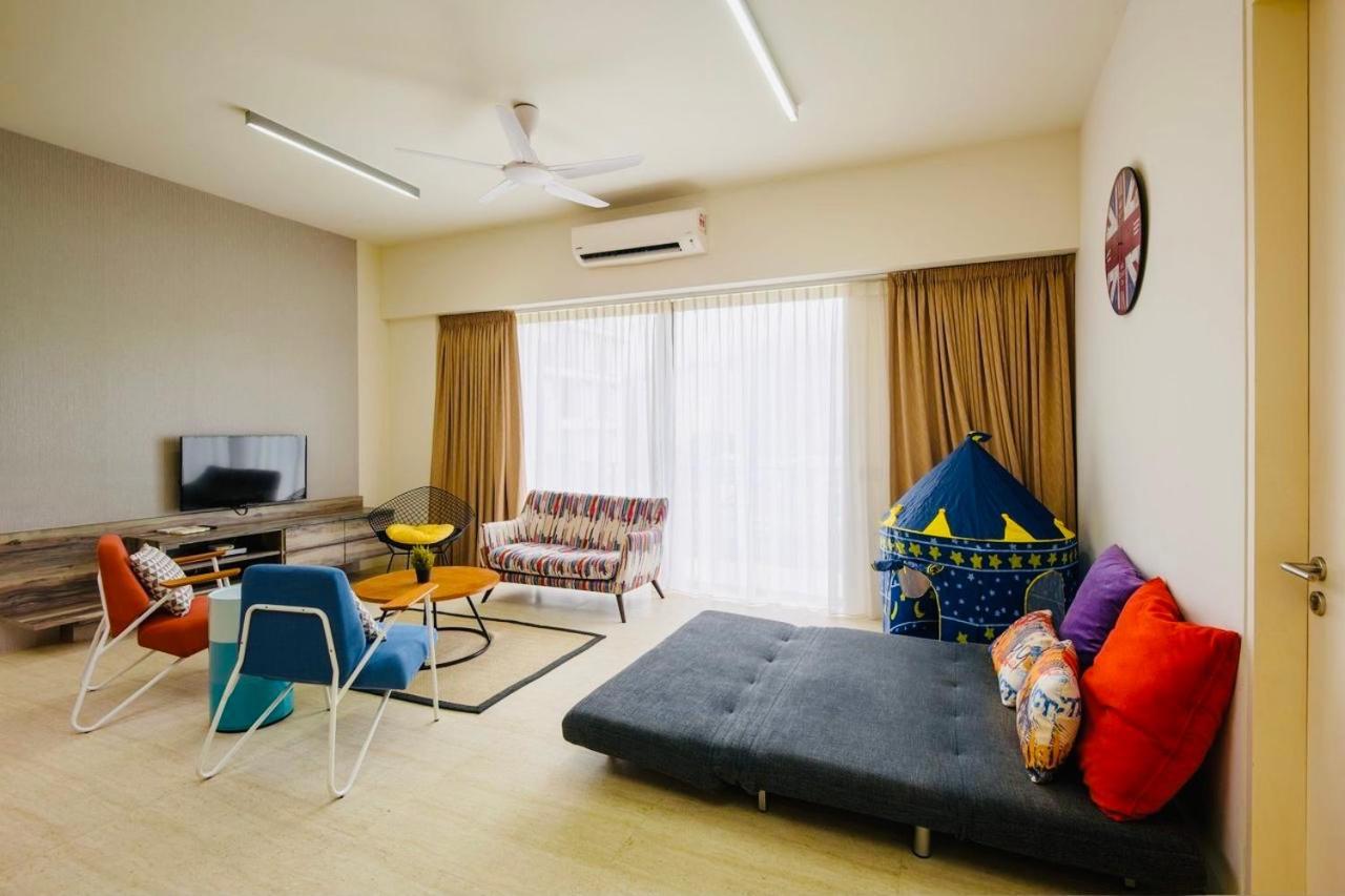 By The Sea Beach Front Apartment Batu Feringgi Exterior foto